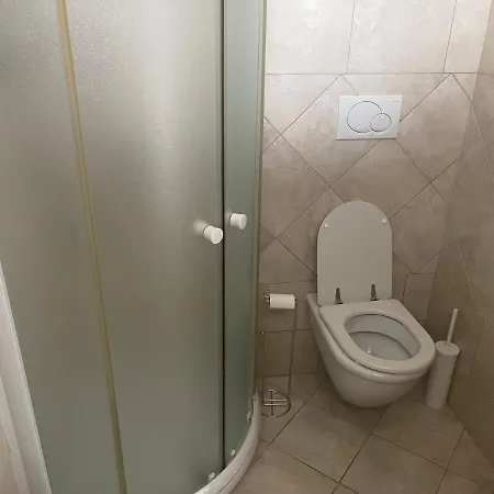 Castello Aragonese בית הארחה