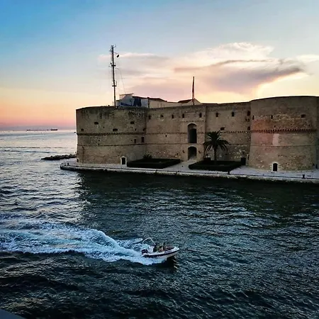 Castello Aragonese 3* 塔兰托