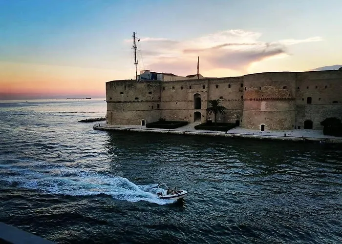 Castello Aragonese 3* טאראנטו