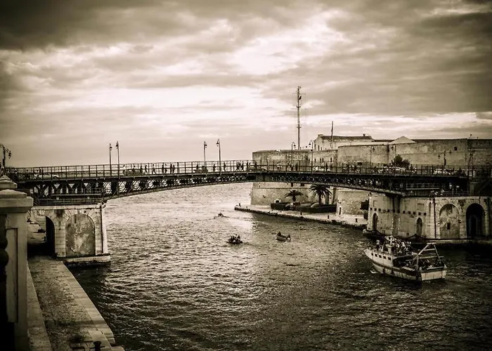 Castello Aragonese Pensión Tarento